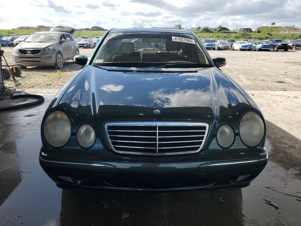 2001 MERCEDES-BENZ E-Class