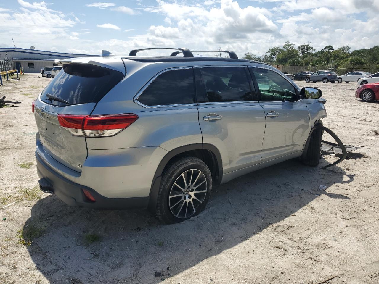 2018 TOYOTA HIGHLANDER