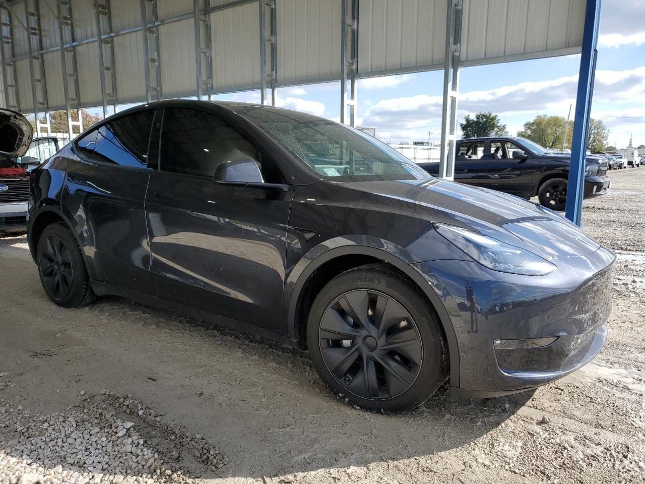 2024 TESLA MODEL Y
