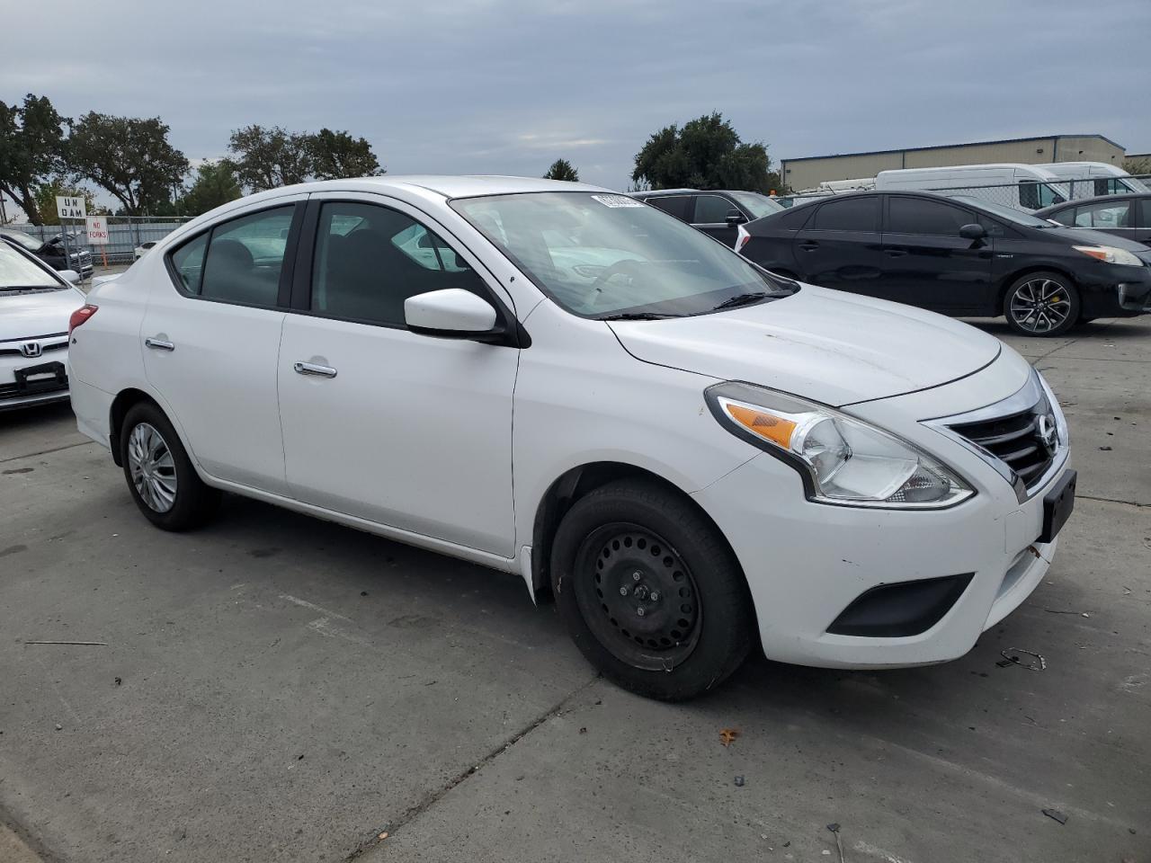 2016 NISSAN VERSA