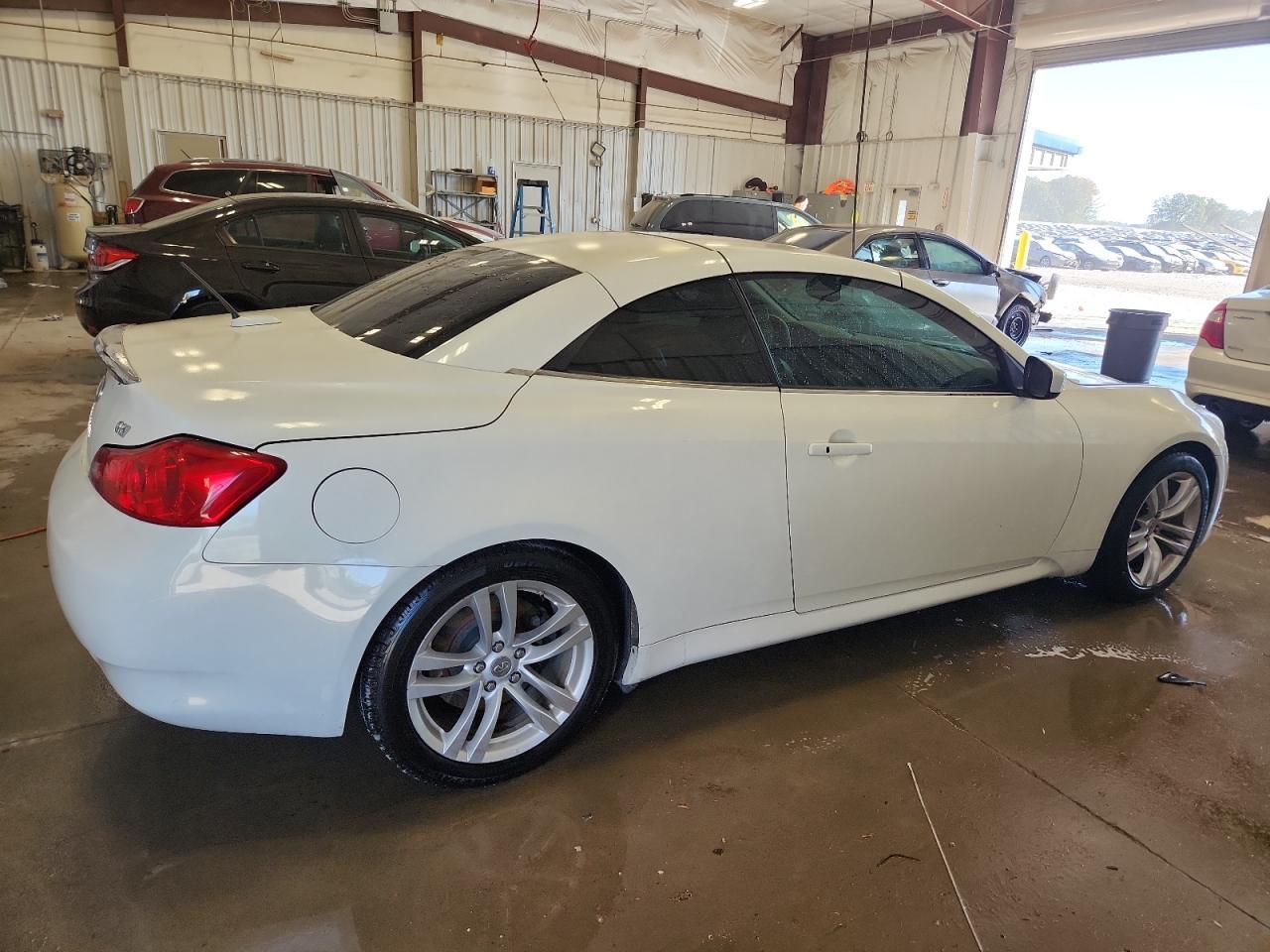 2009 INFINITI G37