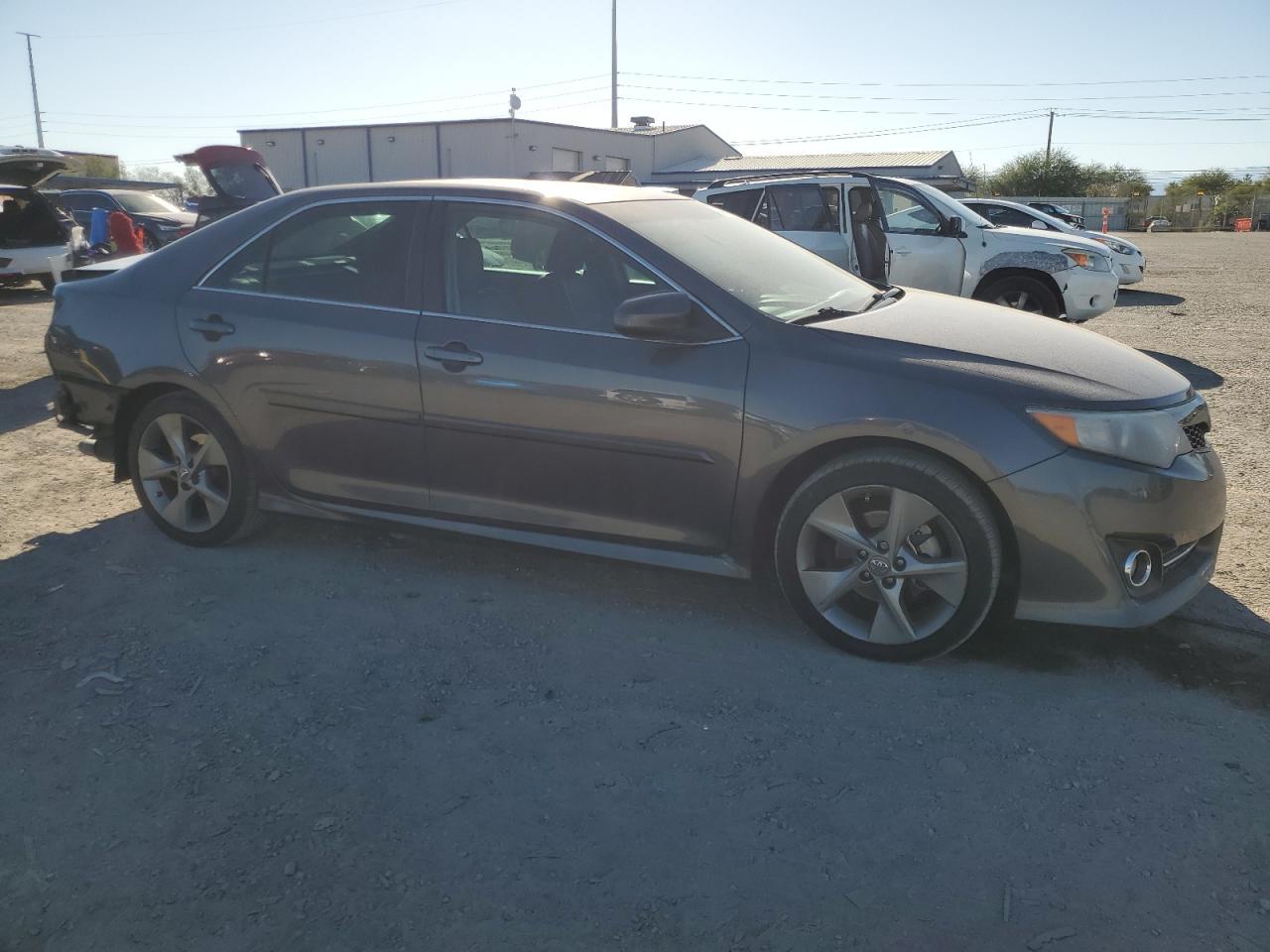 2014 TOYOTA CAMRY