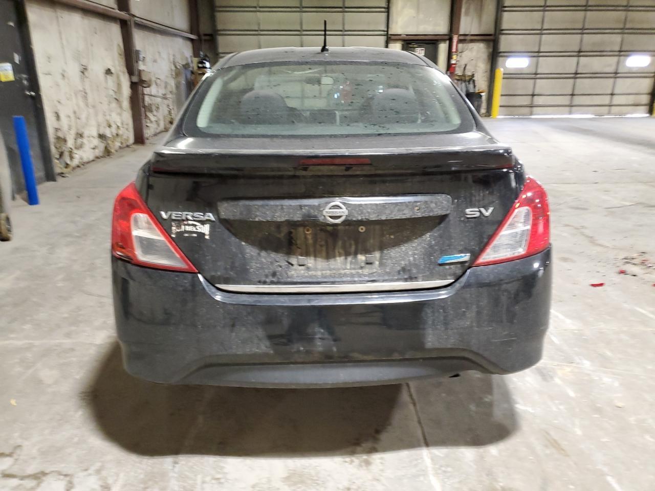 2015 NISSAN VERSA