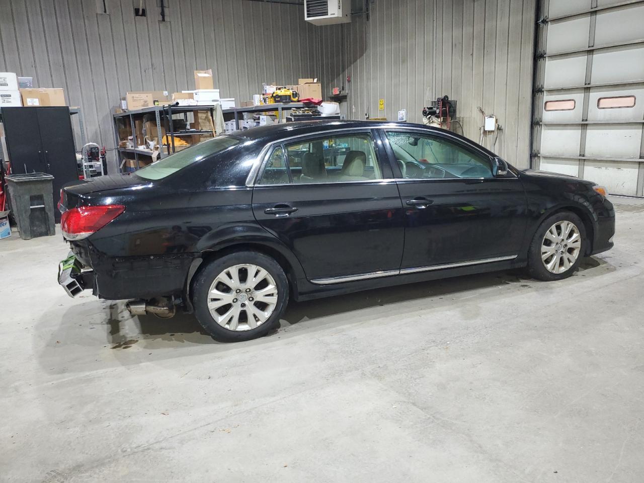 2011 TOYOTA Avalon