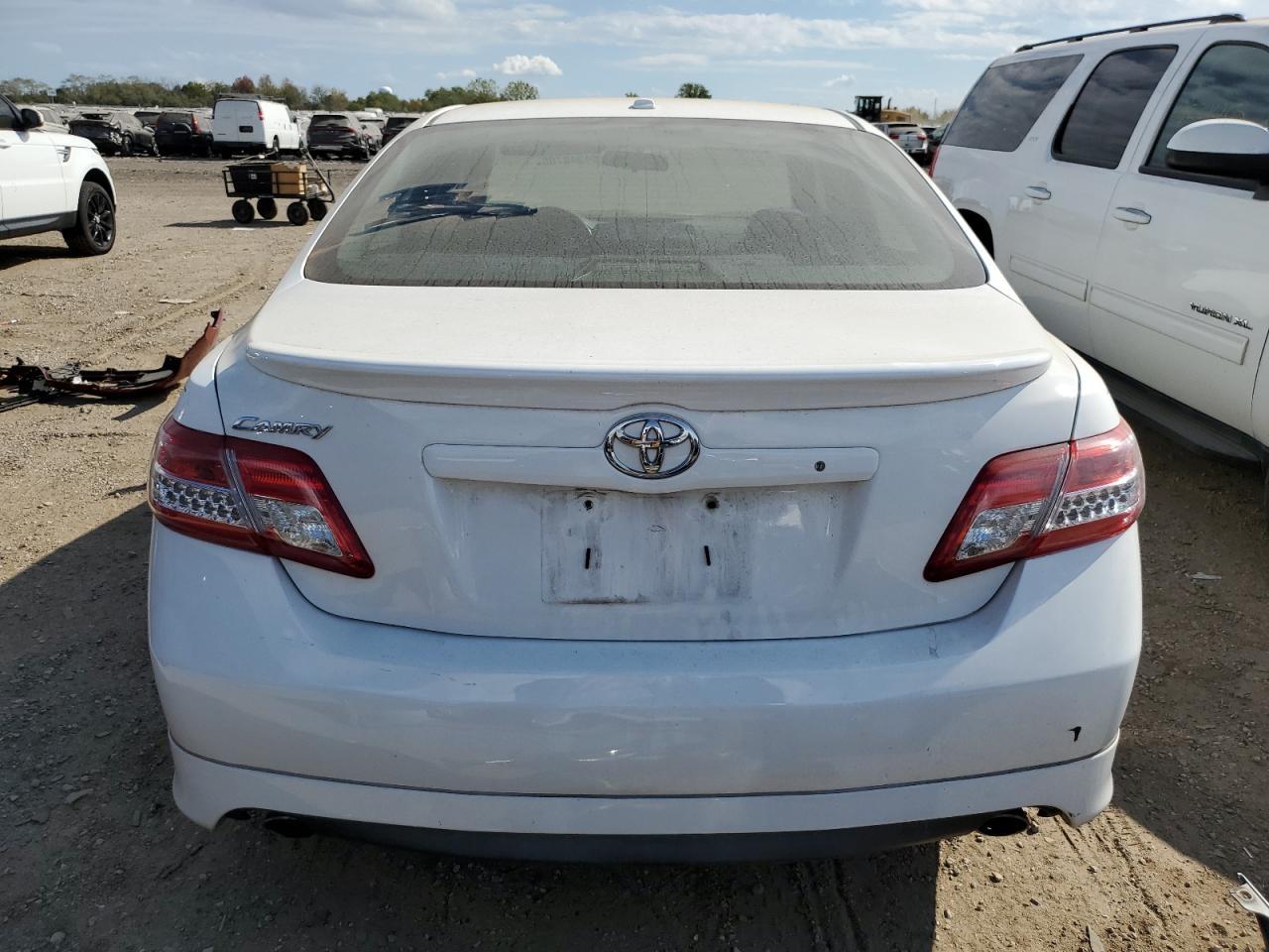 2011 TOYOTA CAMRY