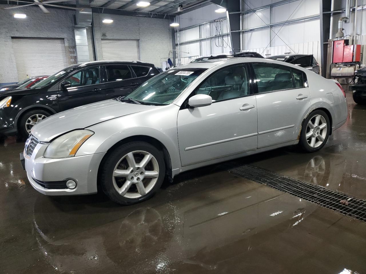 2005 NISSAN Maxima
