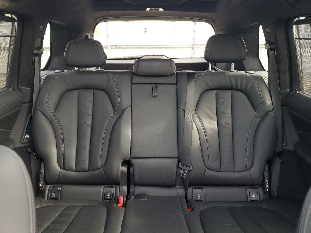 2021 BMW X7