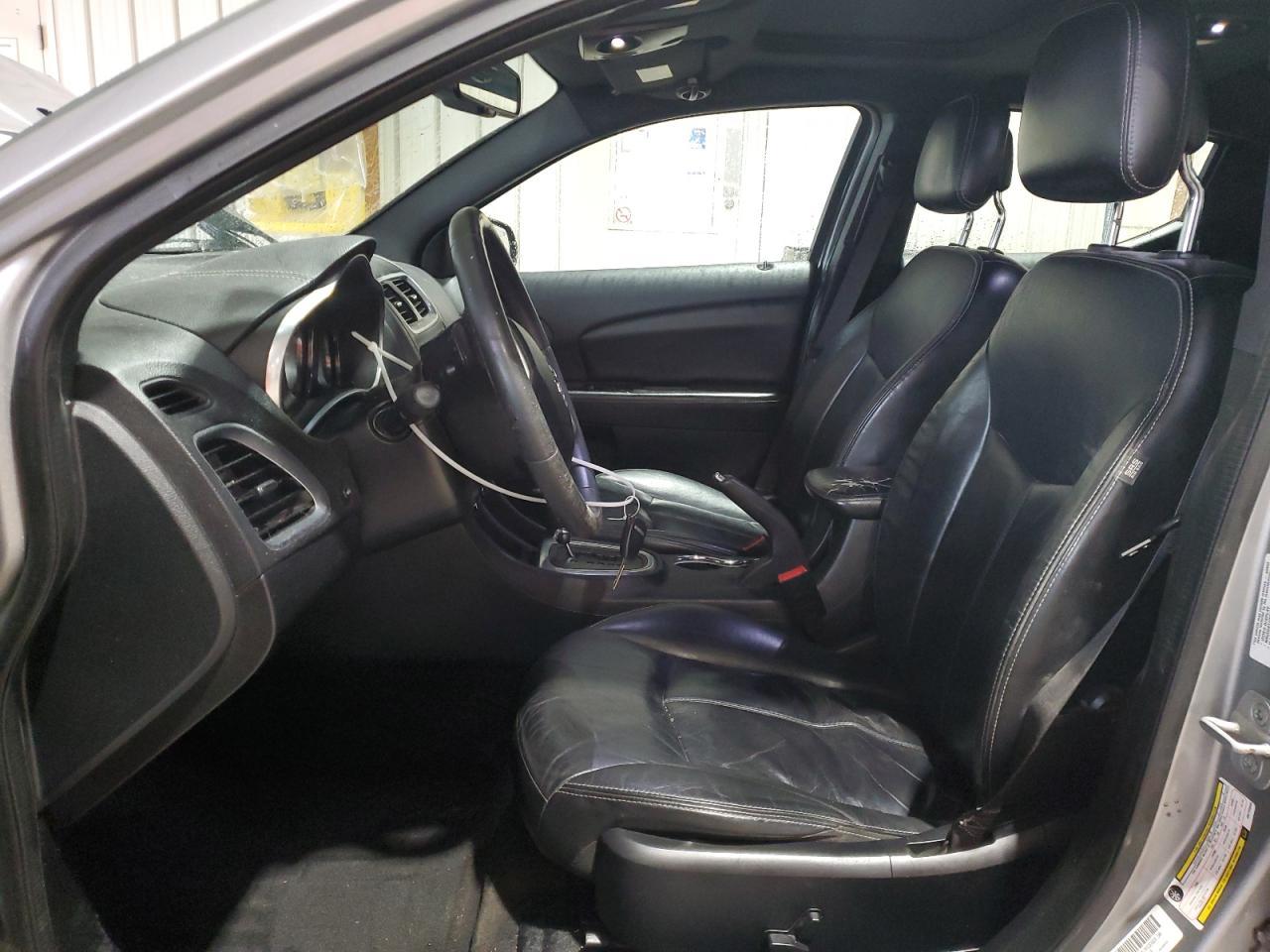 2013 DODGE Avenger