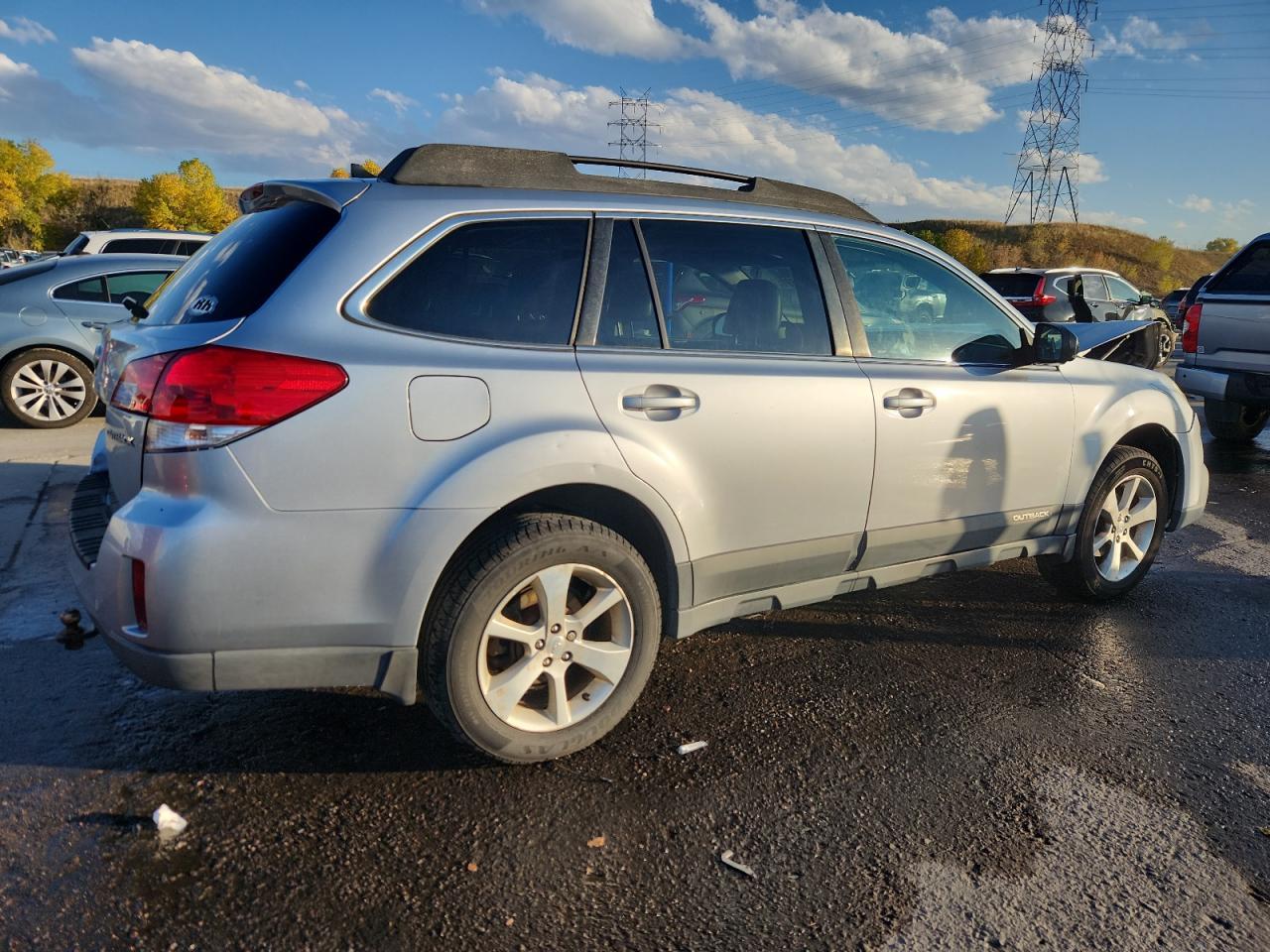 2013 SUBARU Outback
