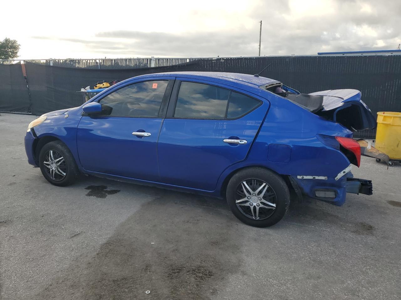 2016 NISSAN VERSA
