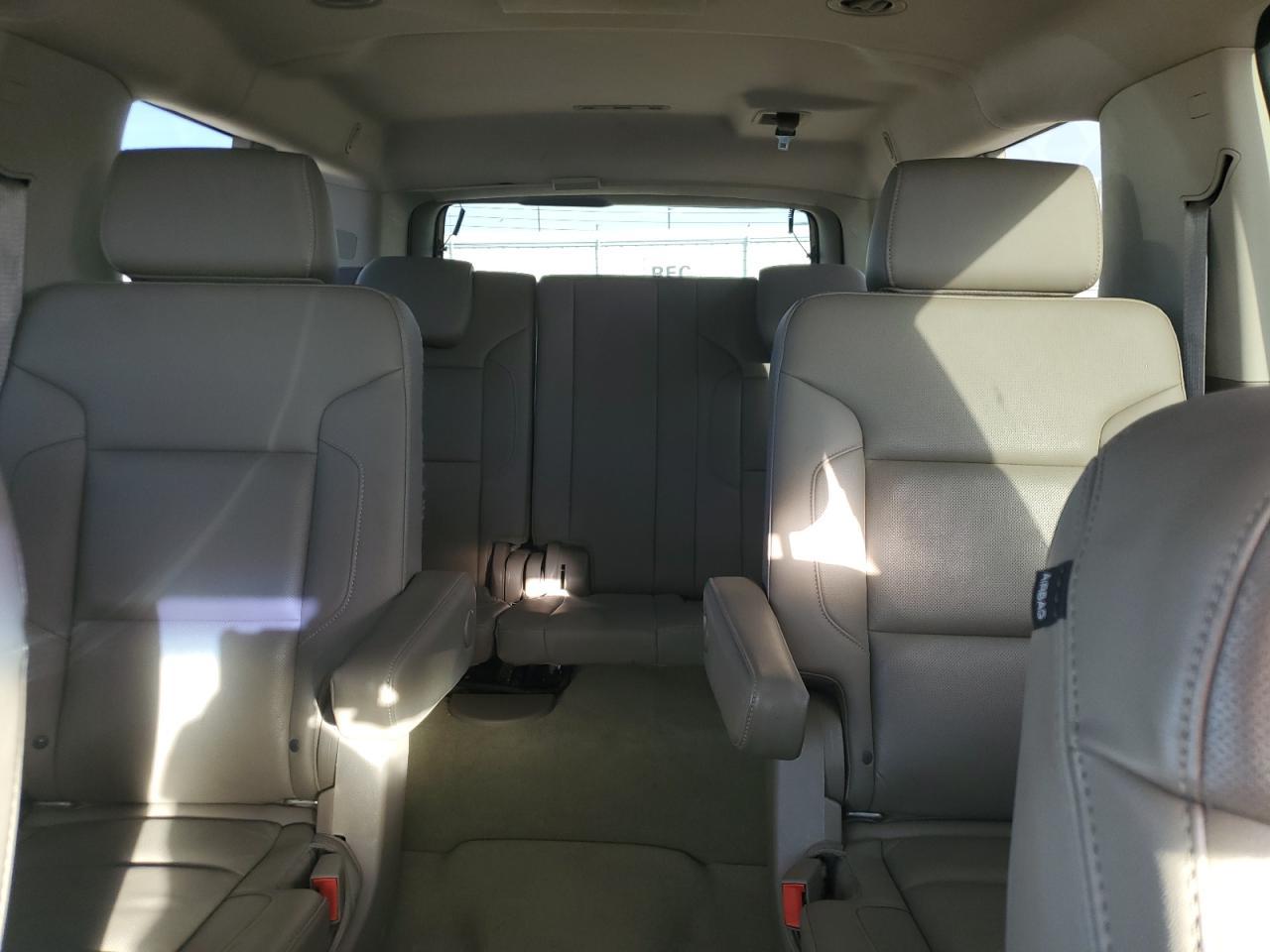 2016 CHEVROLET Suburban
