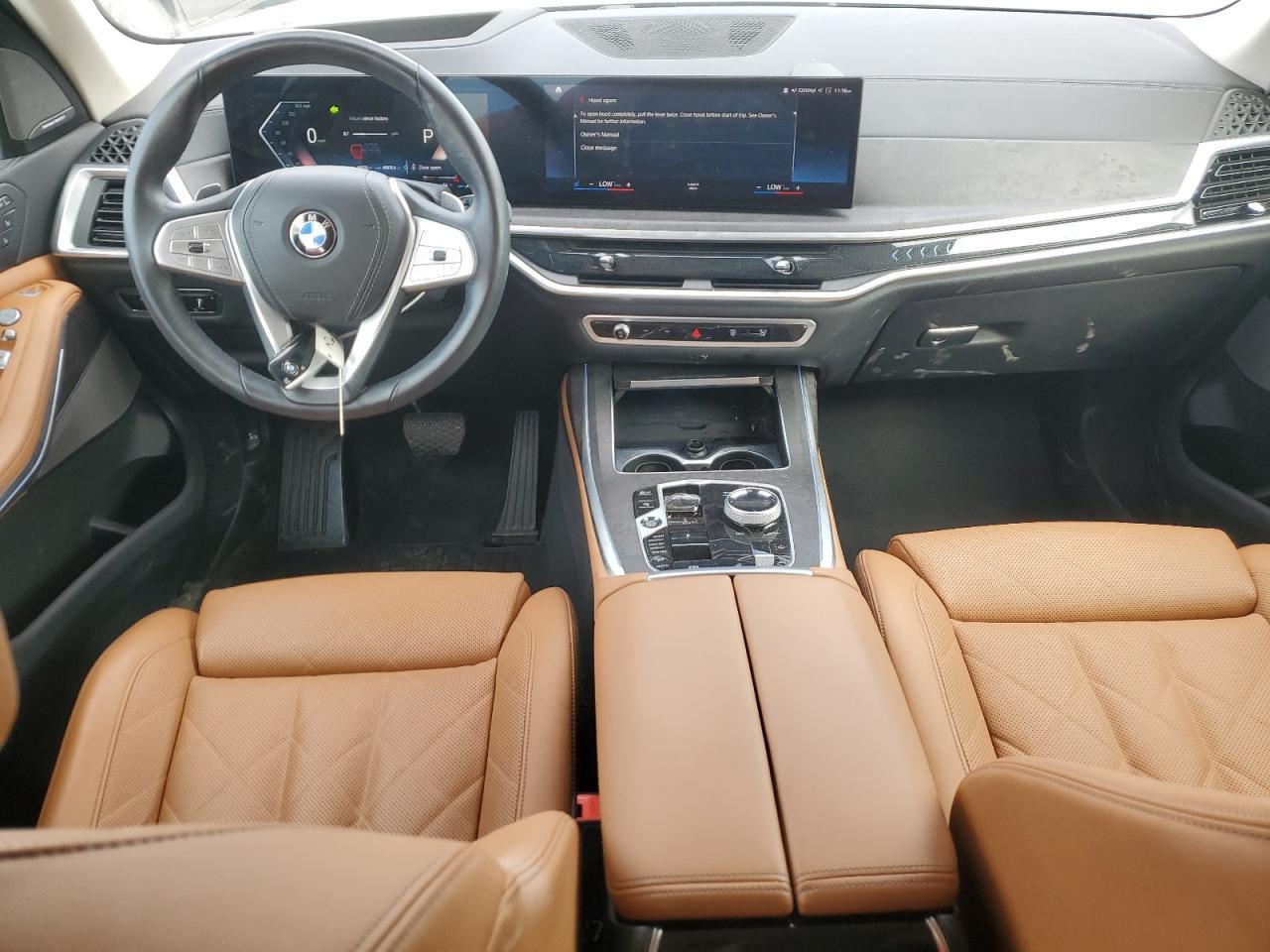 2023 BMW X7