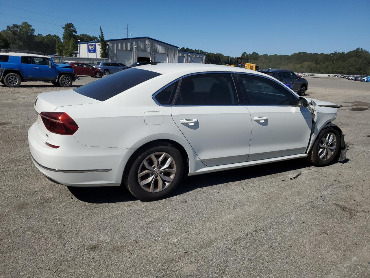 2017 VOLKSWAGEN Passat