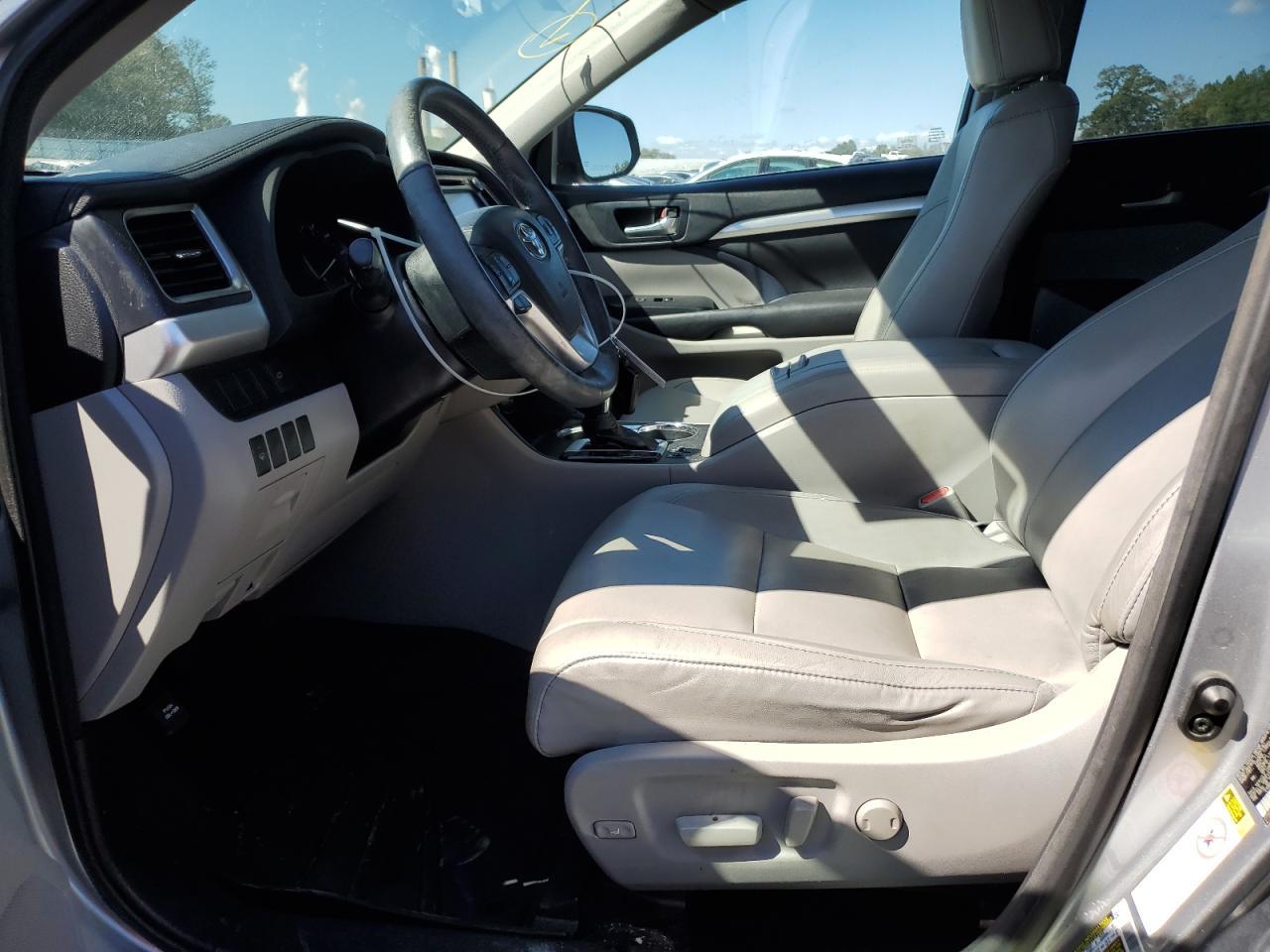 2016 TOYOTA HIGHLANDER
