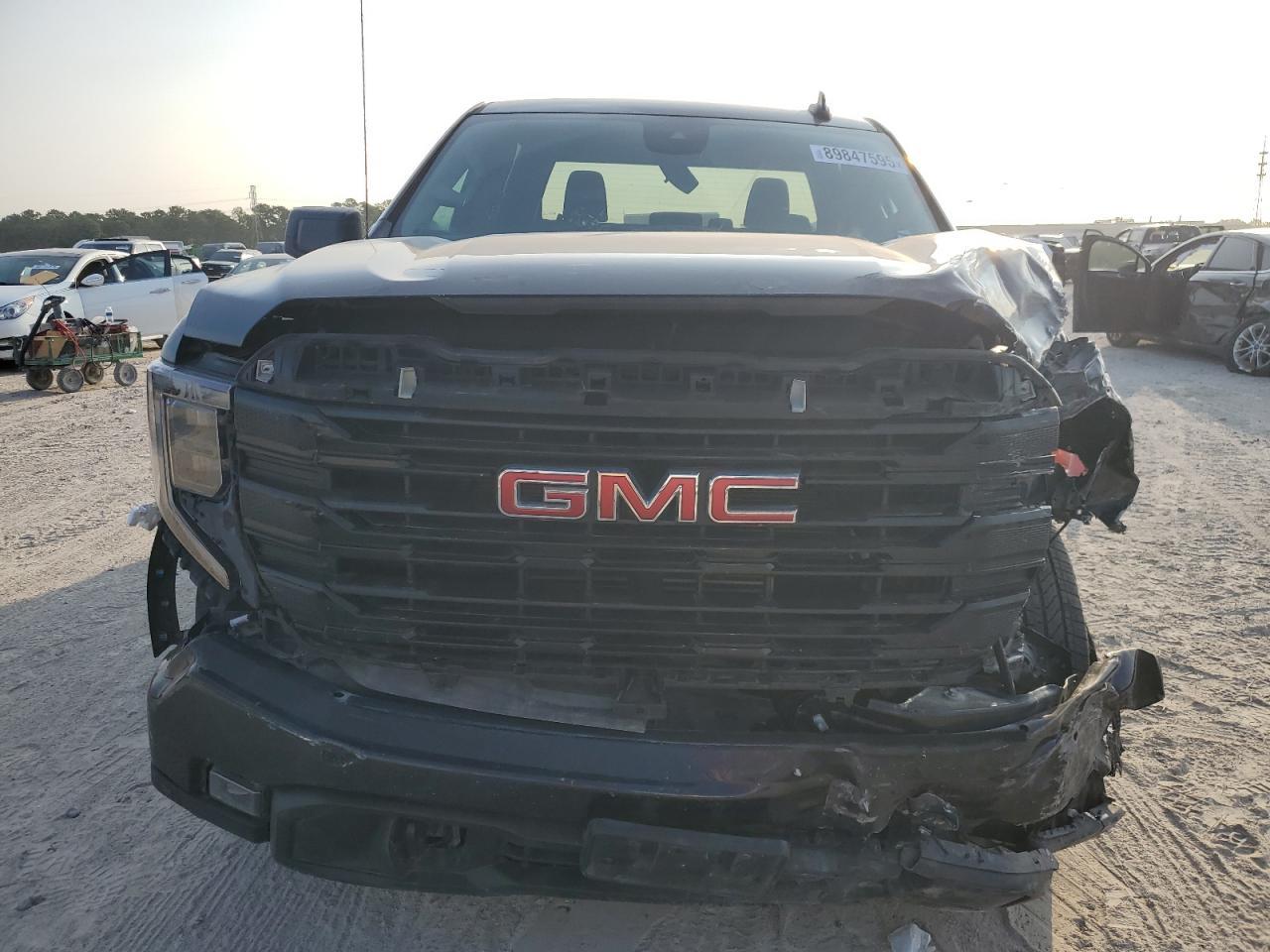 2023 GMC Sierra