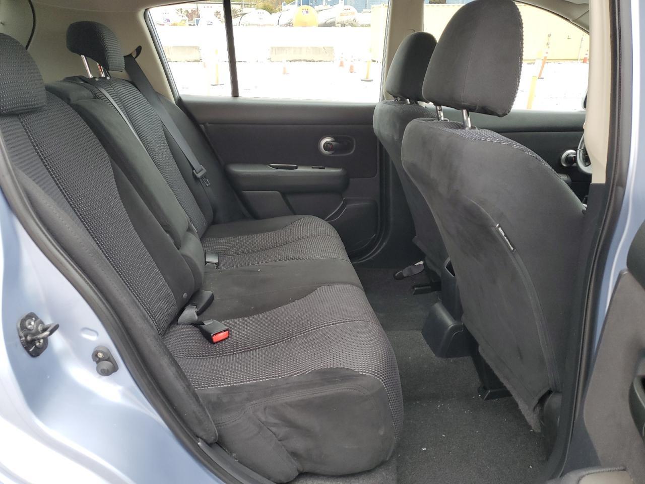 2010 NISSAN VERSA