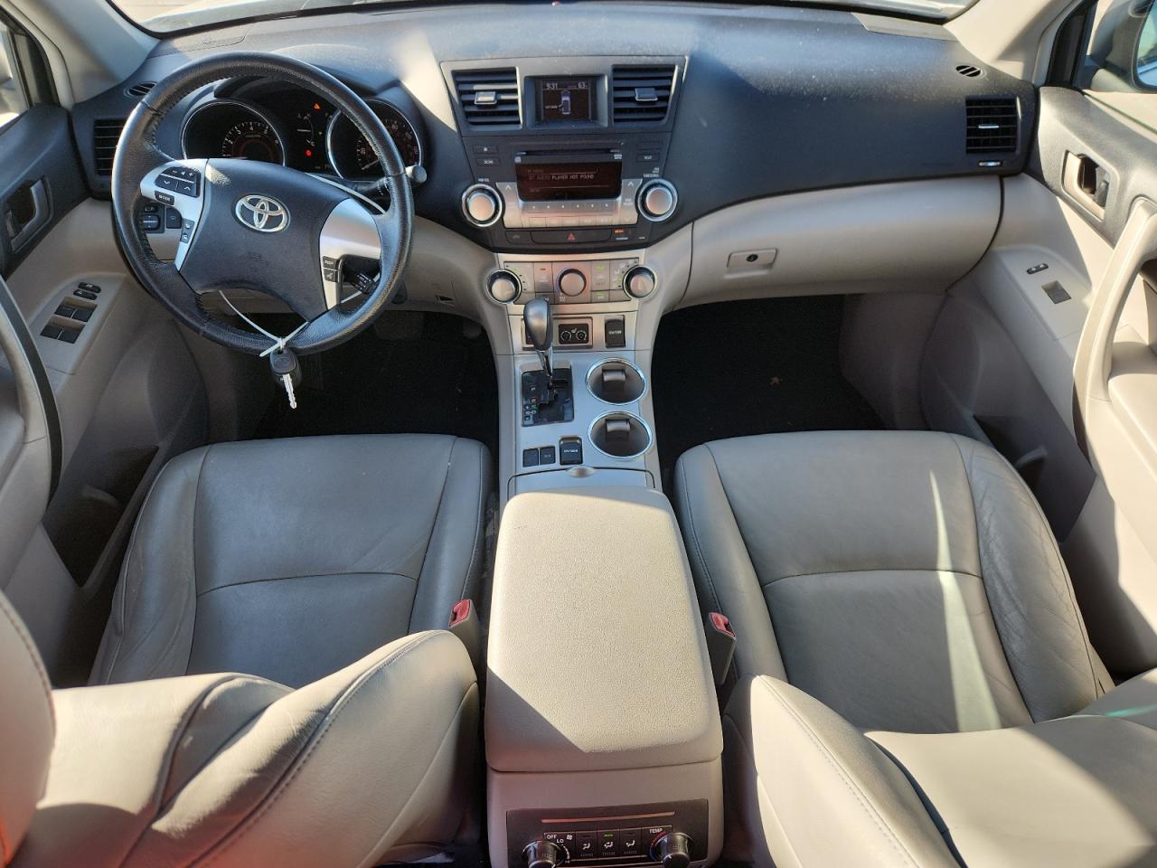 2012 TOYOTA HIGHLANDER