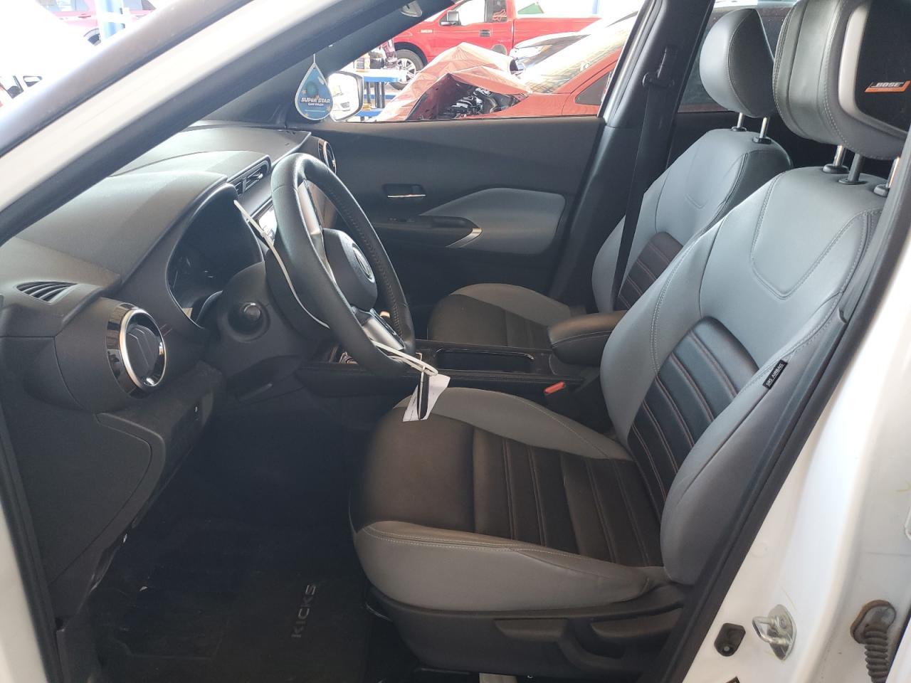 2023 NISSAN KICKS