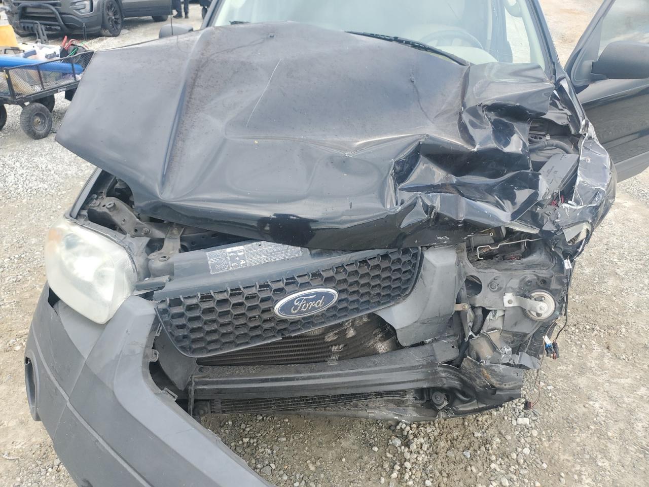 2005 FORD ESCAPE
