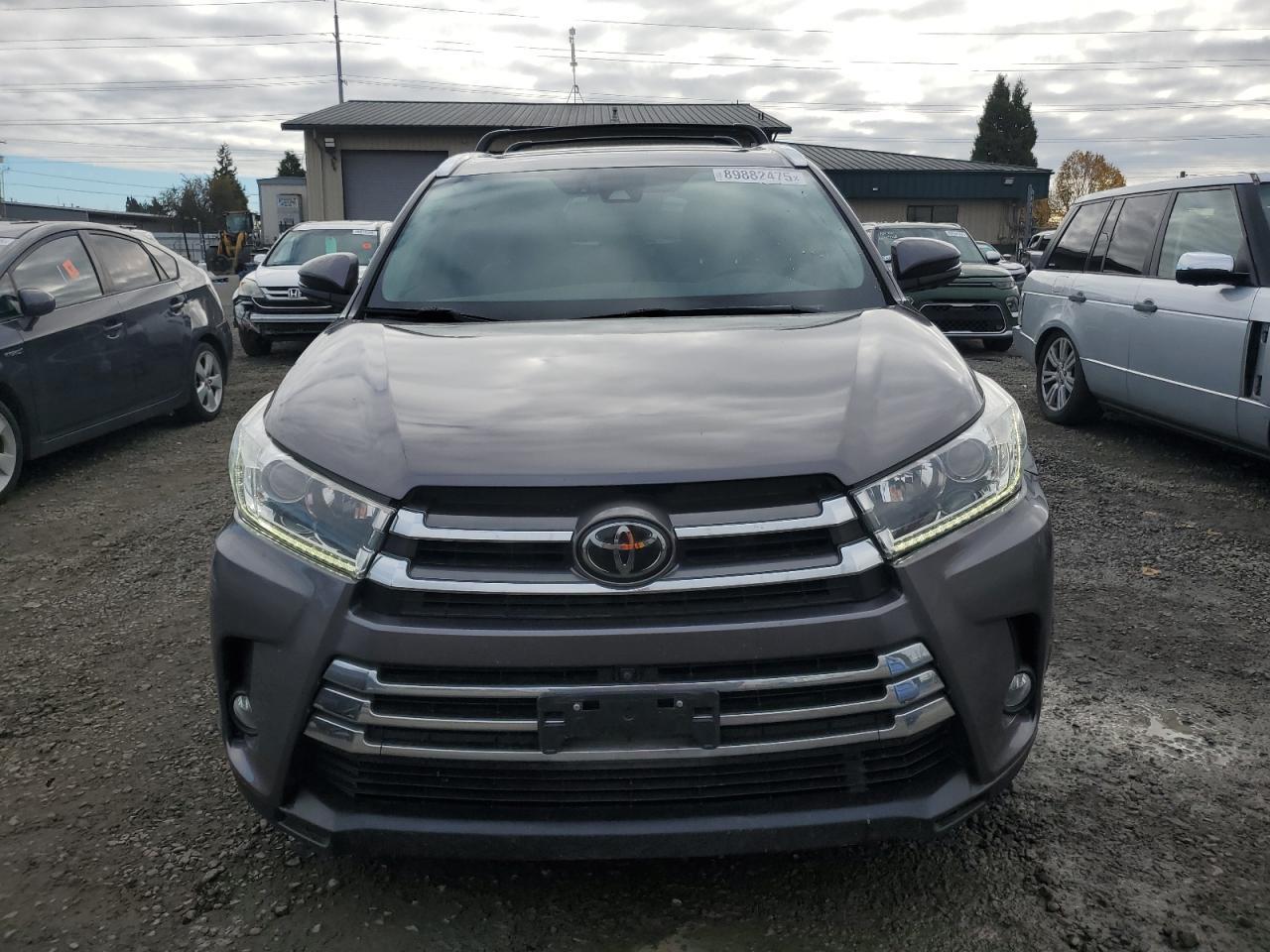 2017 TOYOTA HIGHLANDER