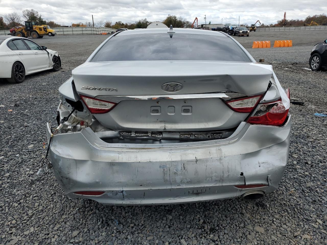 2011 HYUNDAI SONATA