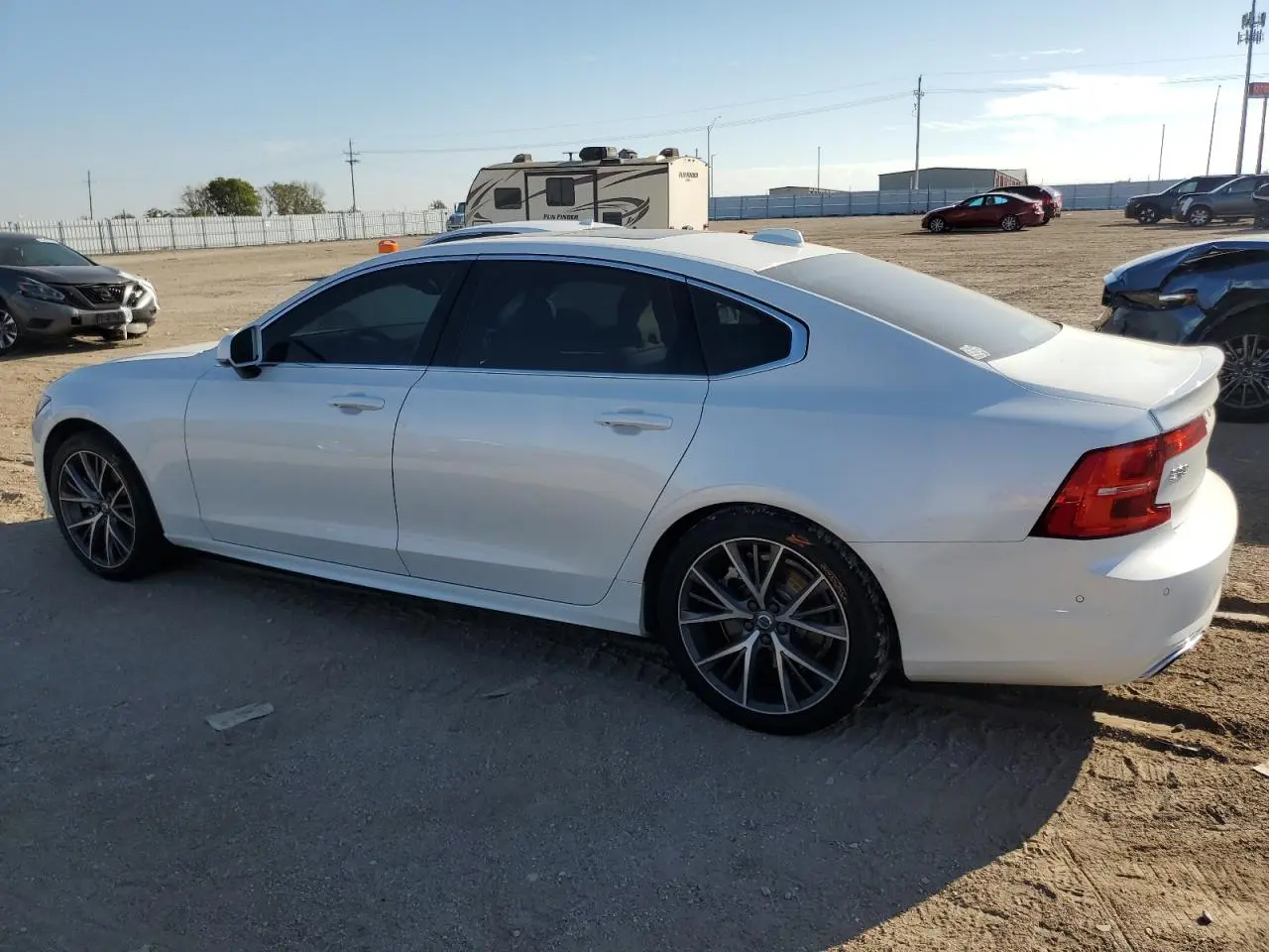 2020 VOLVO S90