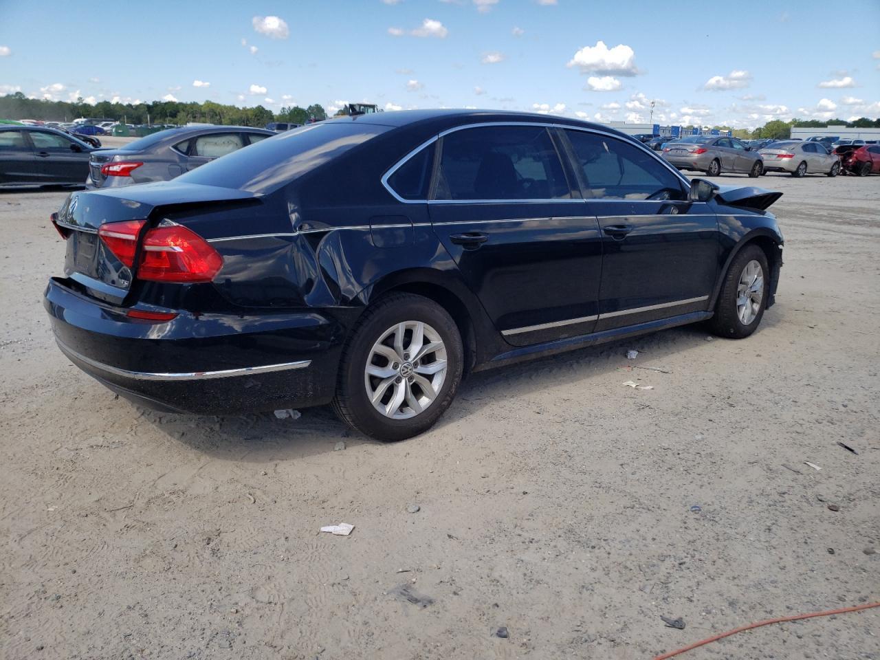 2016 VOLKSWAGEN Passat