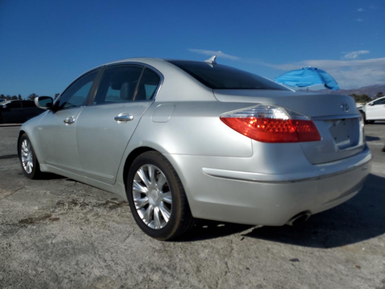 2010 HYUNDAI GENESIS