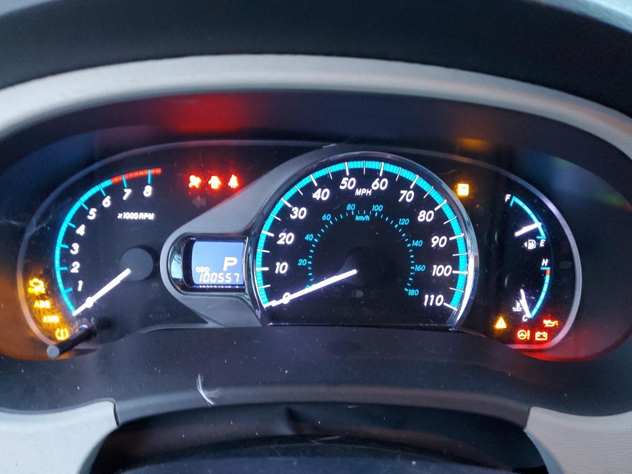 2011 TOYOTA SIENNA