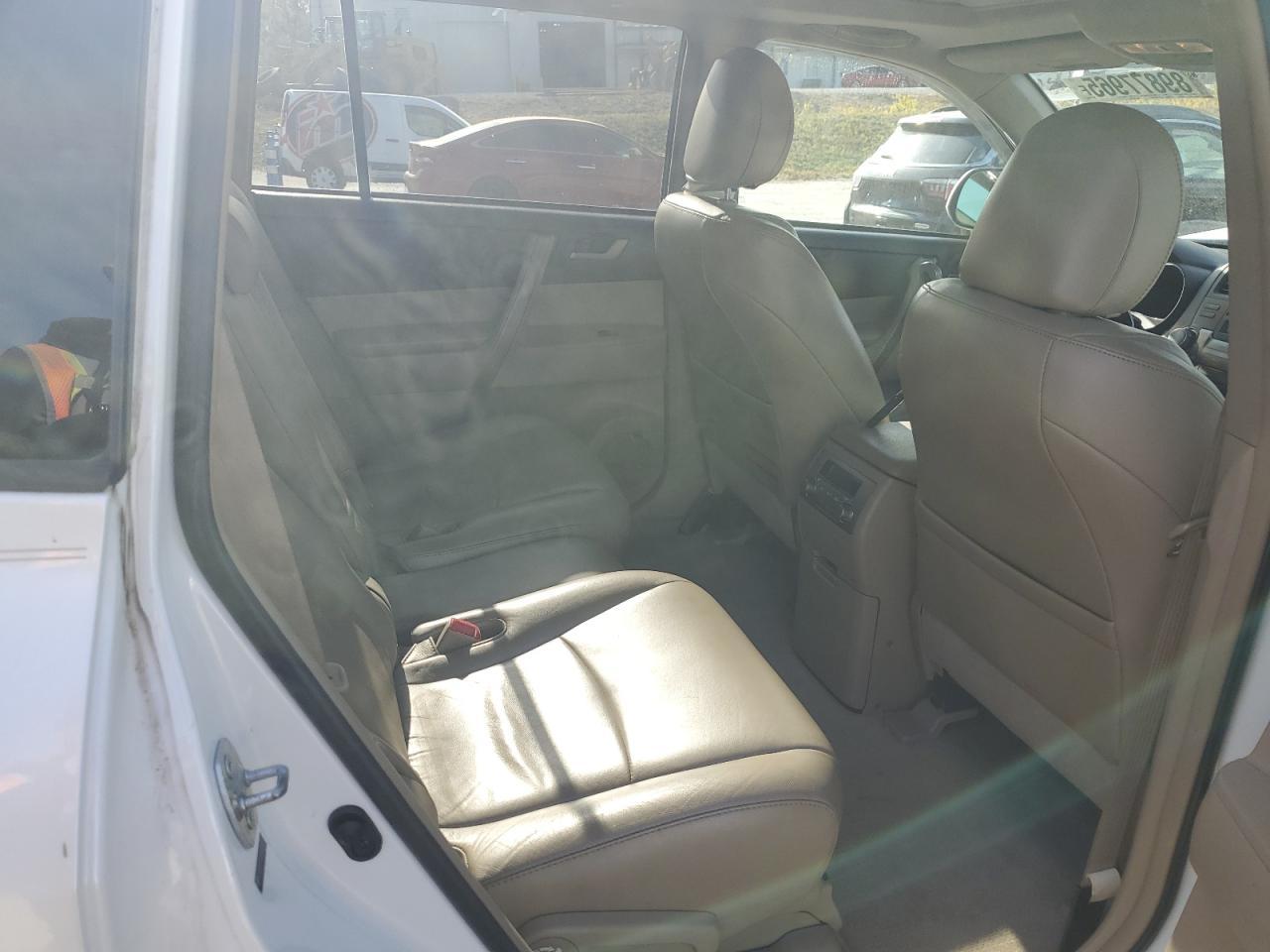 2010 TOYOTA HIGHLANDER