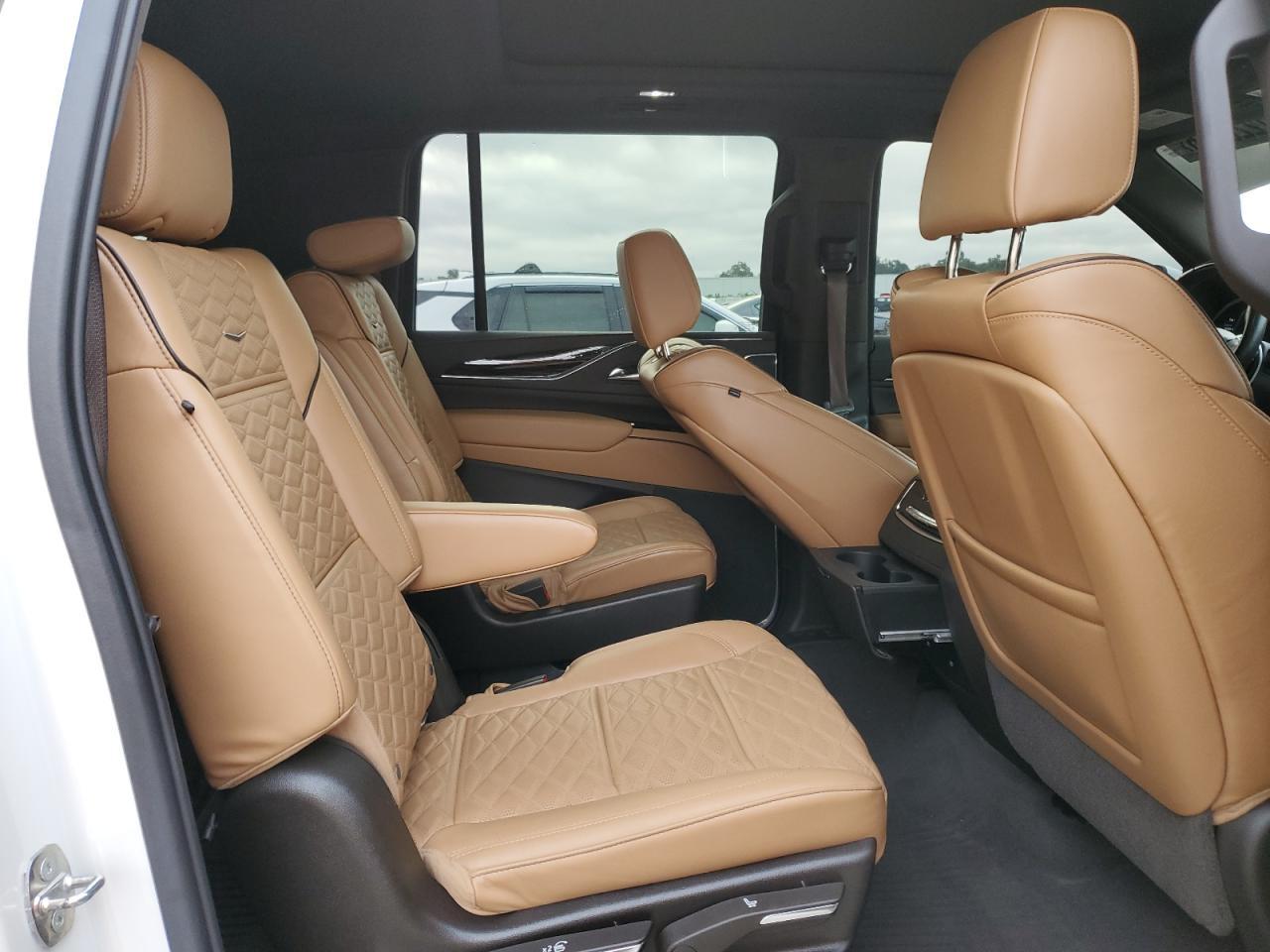 2021 CADILLAC Escalade ESV