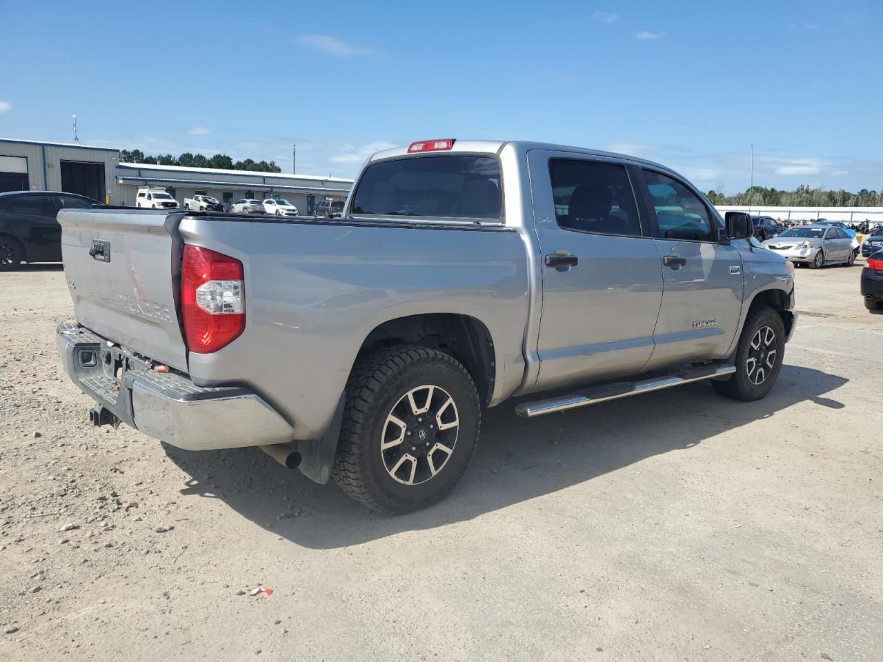 2017 TOYOTA TUNDRA