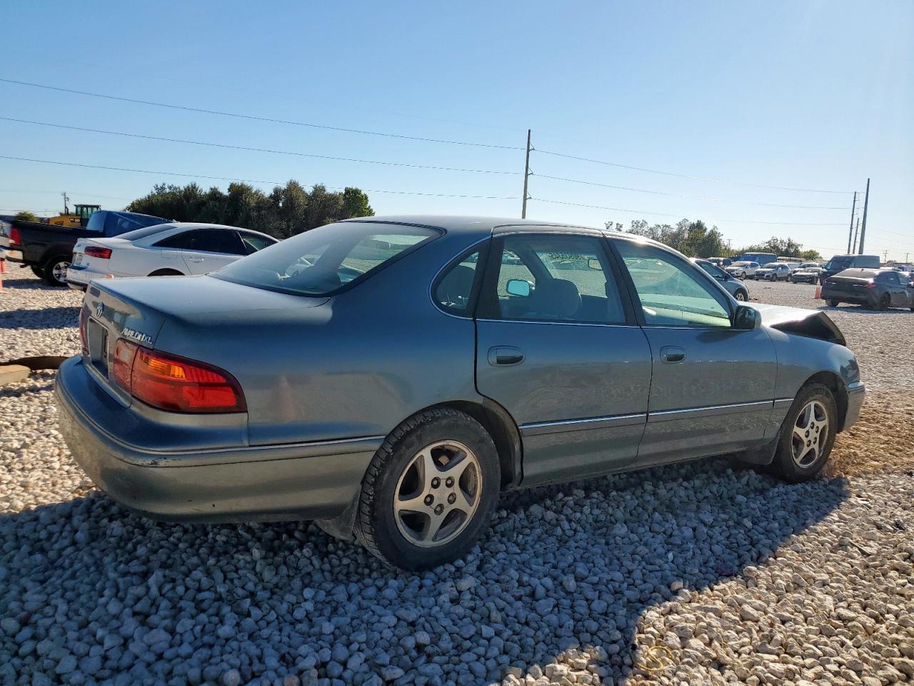 1999 TOYOTA Avalon