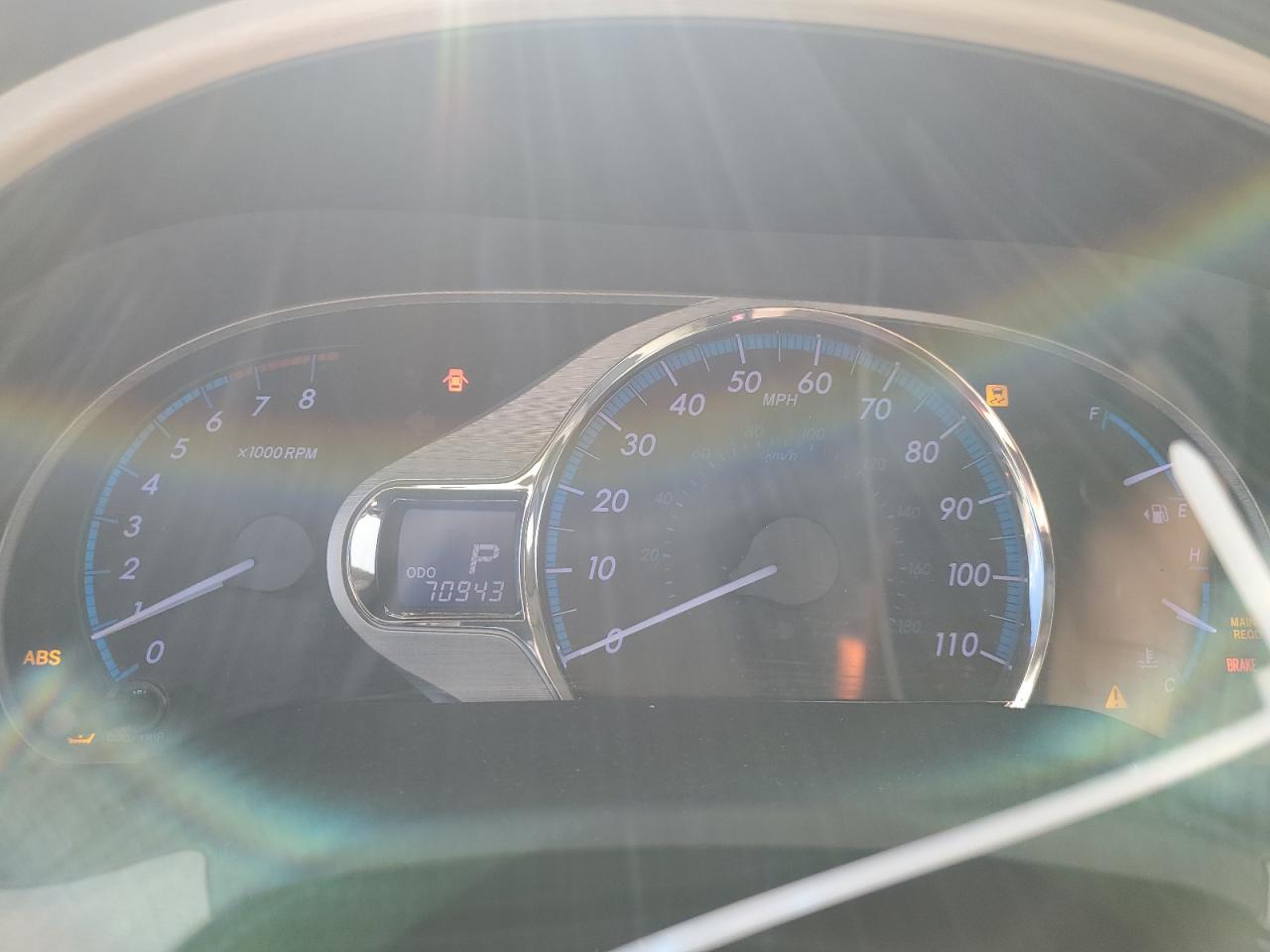 2011 TOYOTA SIENNA