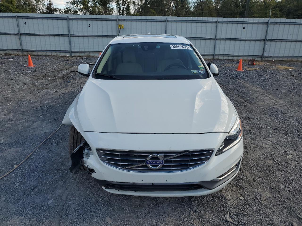 2017 VOLVO S60