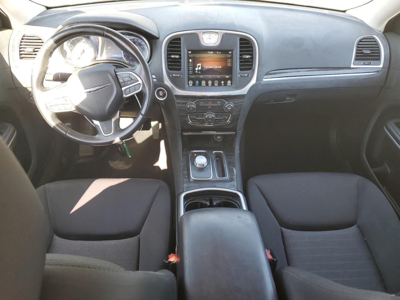 2019 CHRYSLER 300