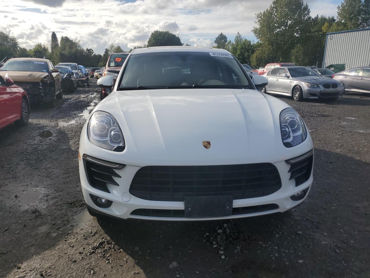 2015 PORSCHE Macan