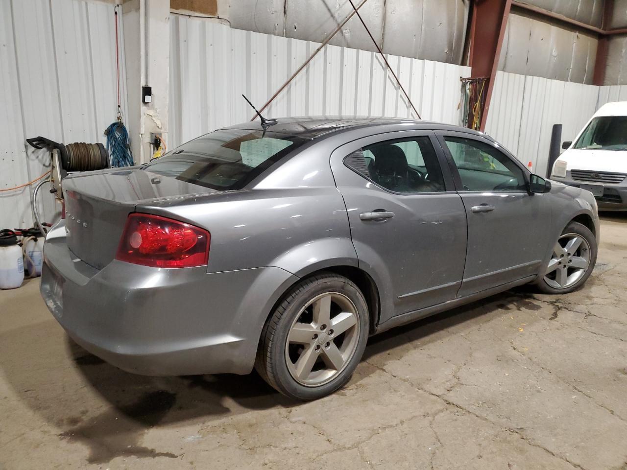 2012 DODGE Avenger