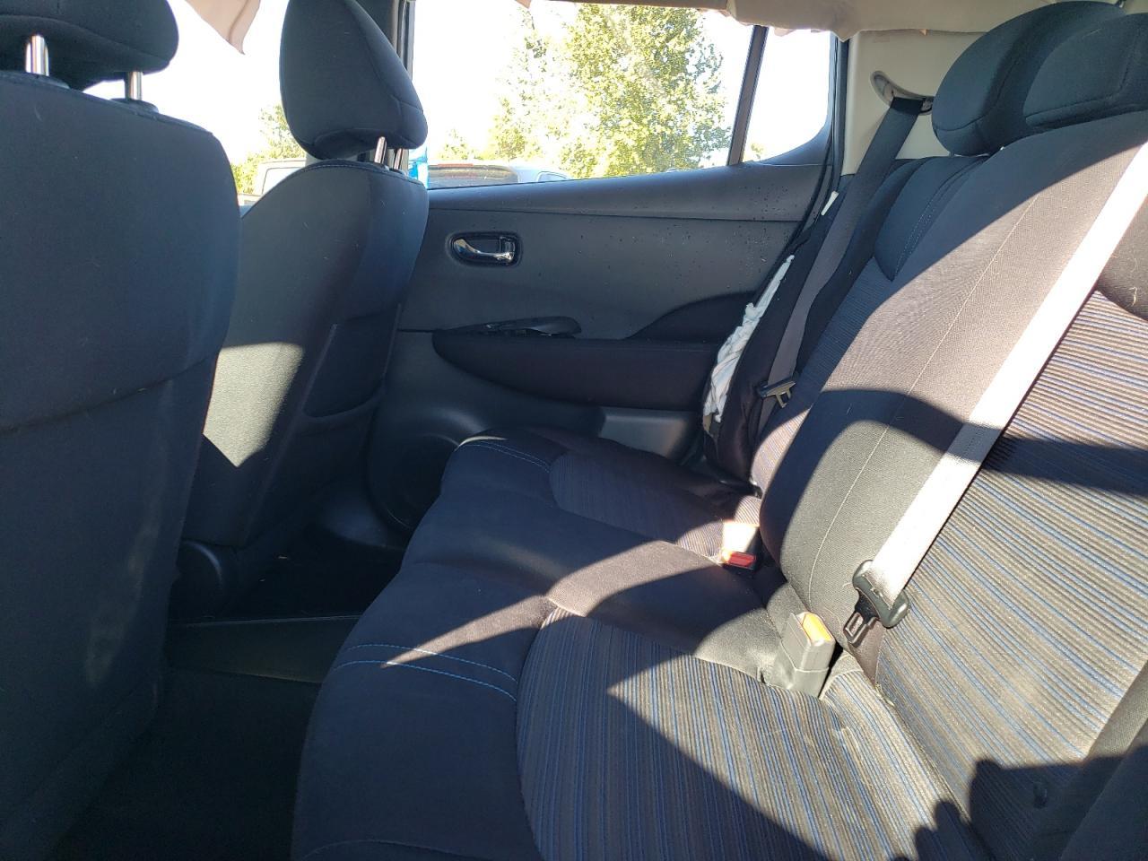 2021 NISSAN LEAF