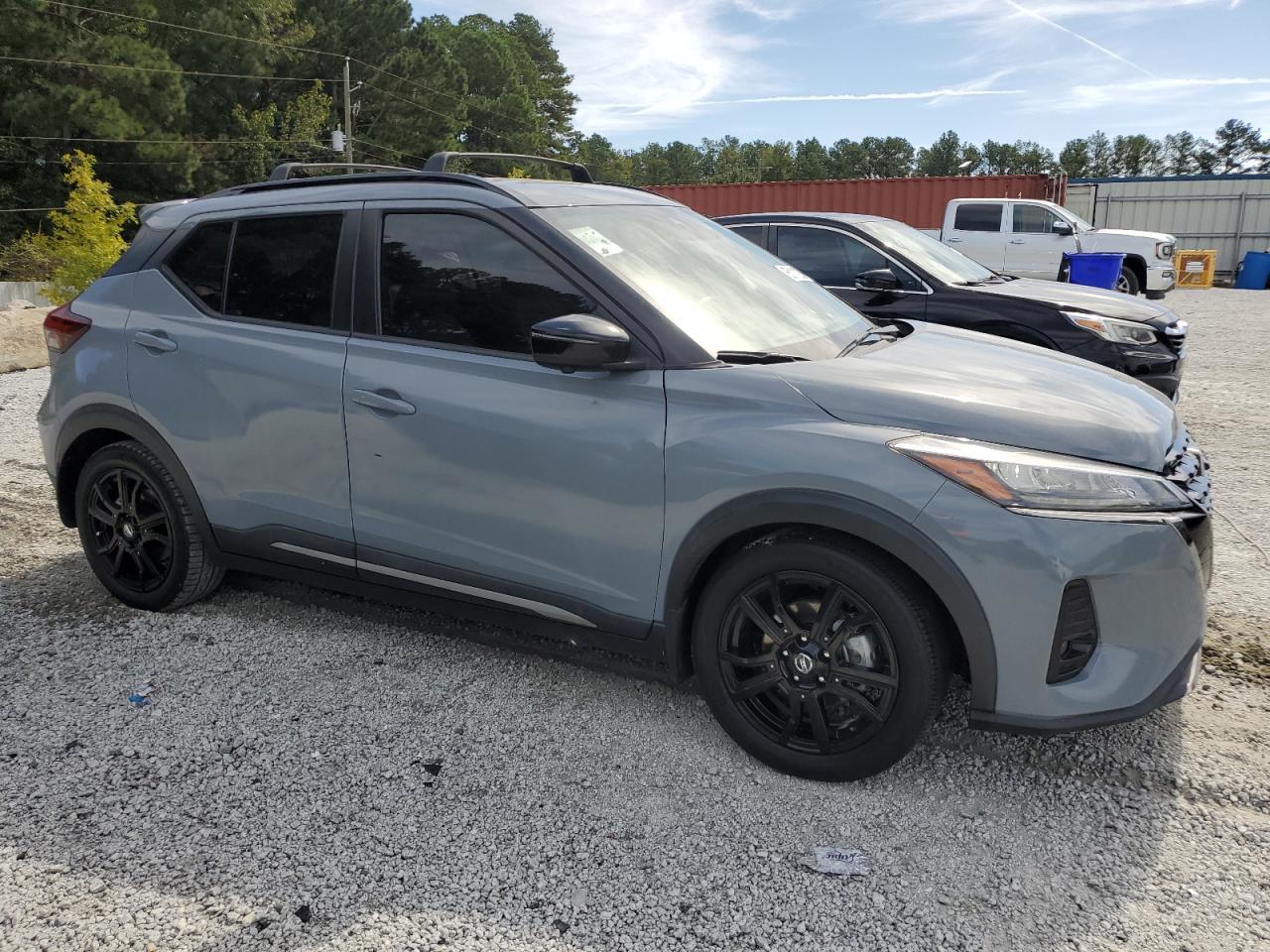 2021 NISSAN KICKS