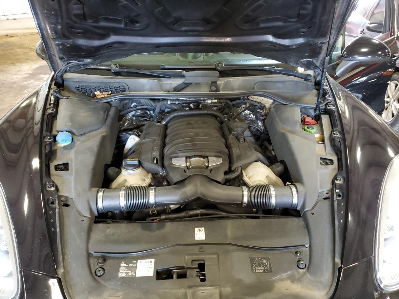 2014 PORSCHE CAYENNE