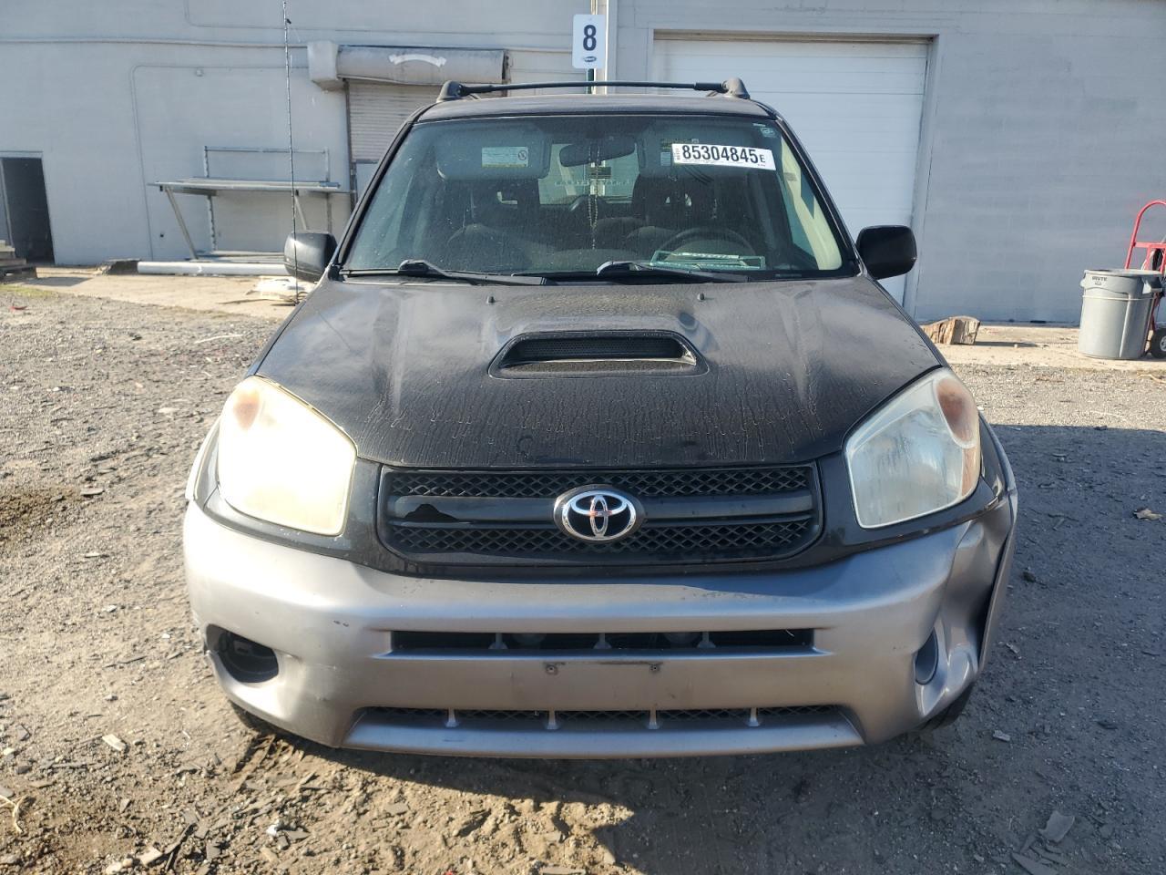 2004 TOYOTA RAV4