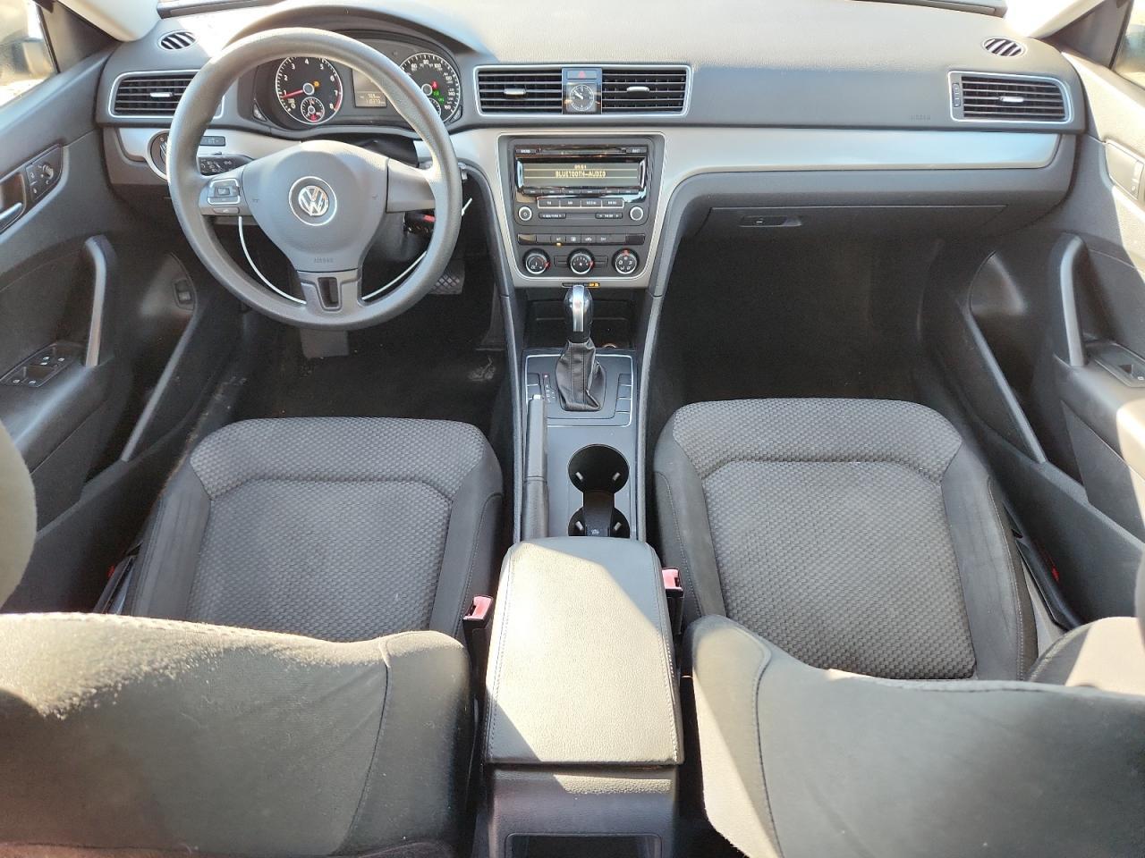 2015 VOLKSWAGEN Passat