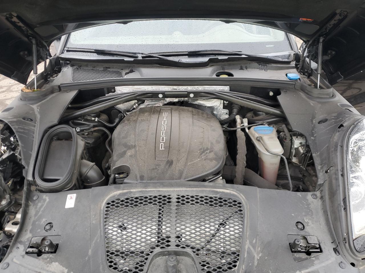2017 PORSCHE Macan