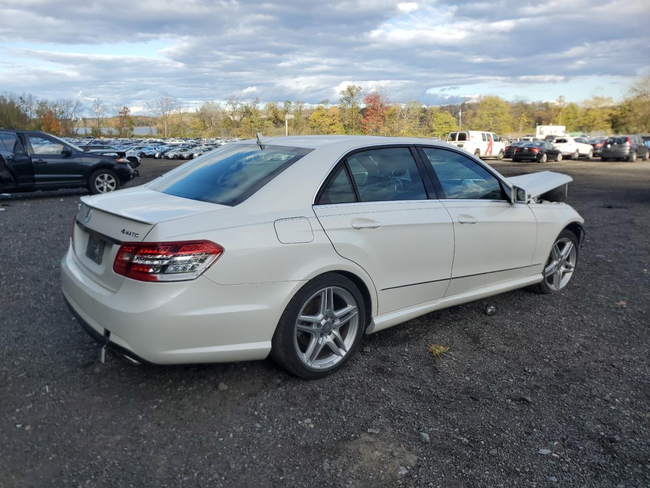 2013 MERCEDES-BENZ E-Class
