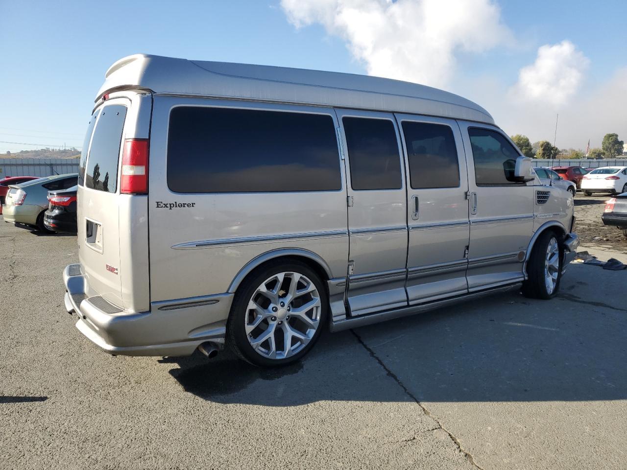 2010 GMC Savana