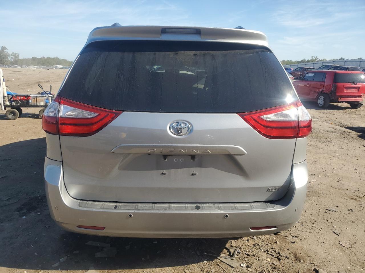 2017 TOYOTA SIENNA