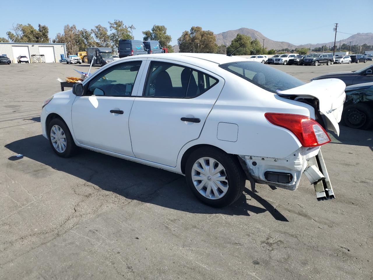 2015 NISSAN VERSA
