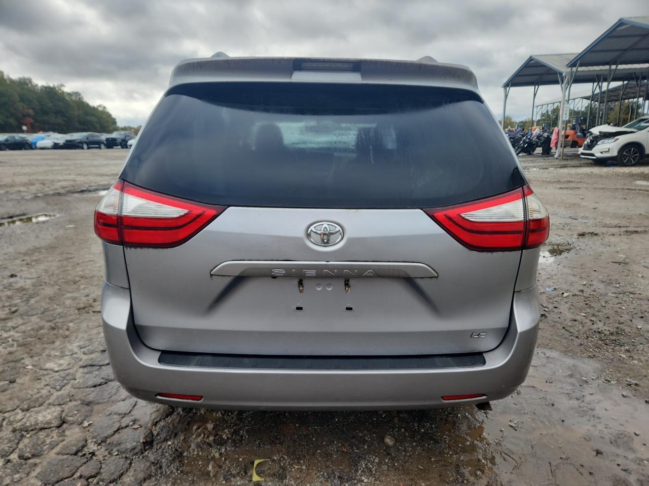2015 TOYOTA SIENNA