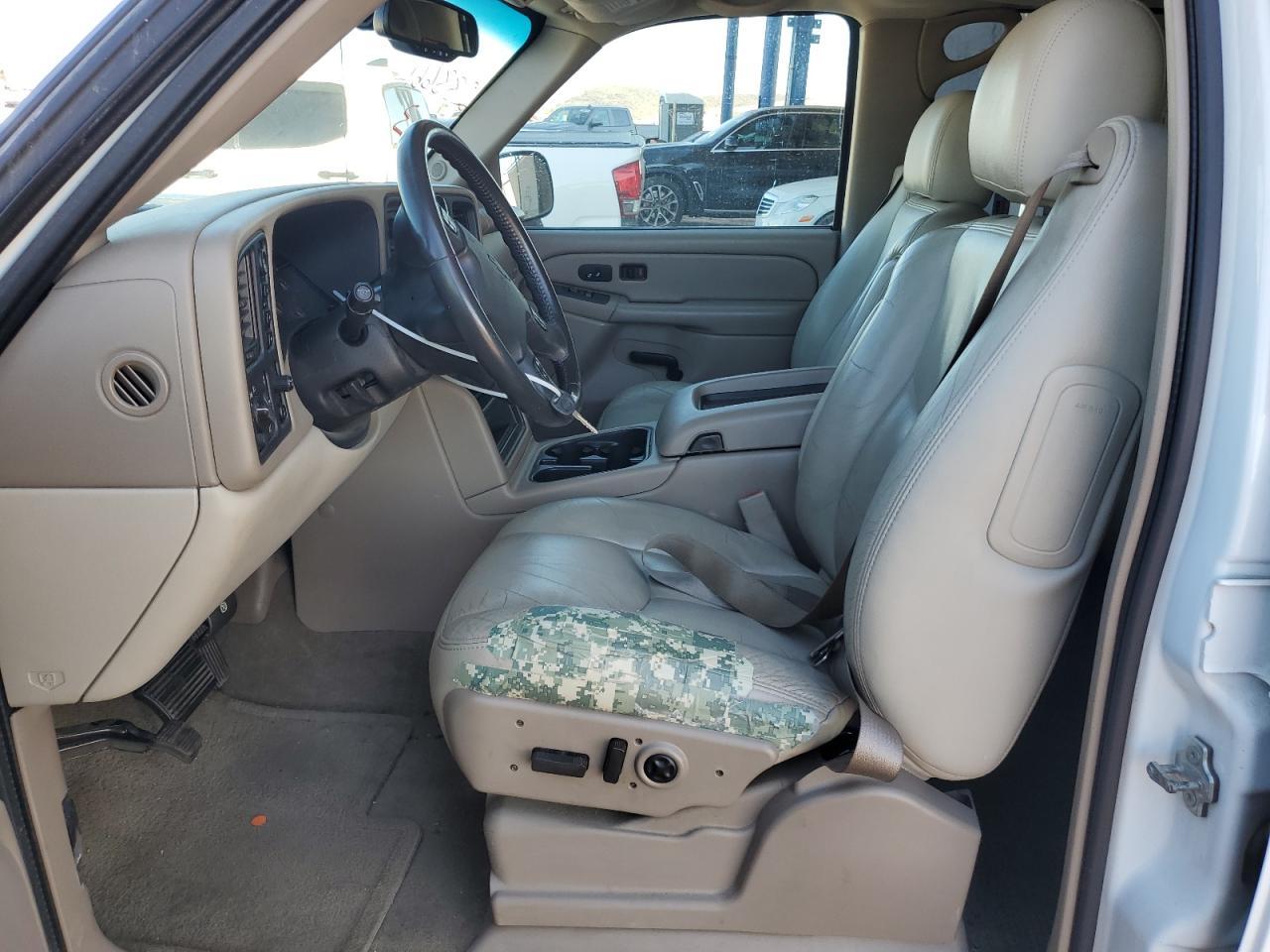 2004 CHEVROLET Tahoe